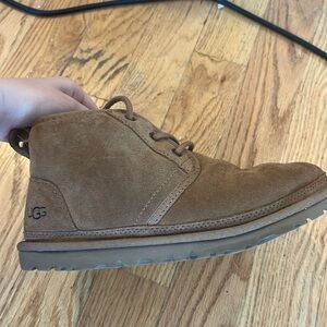 SIZE 8 LACE UP UGGS
